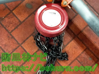 三脚で使用できる吊り上げ装置